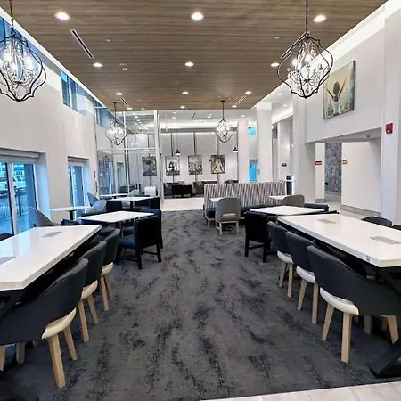 Wyndham O\'Hare Hotel